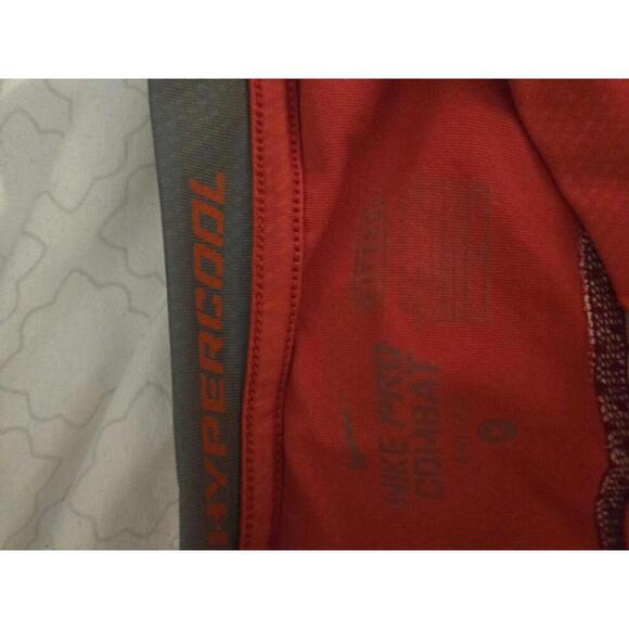 Nike Pro Combat Hypercool Red Active Top - Picture 3 of 6